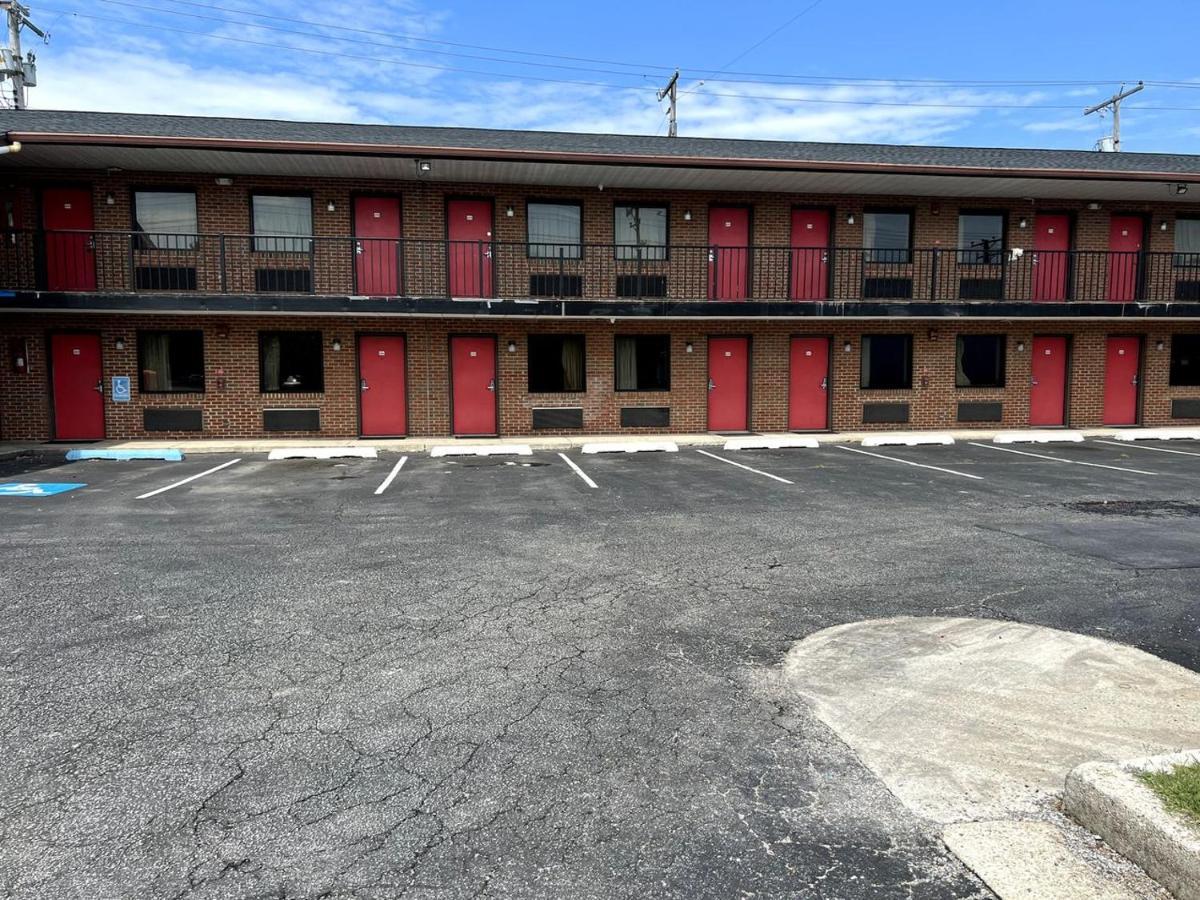 Budget Plaza Motel Brooklyn Park Exterior photo